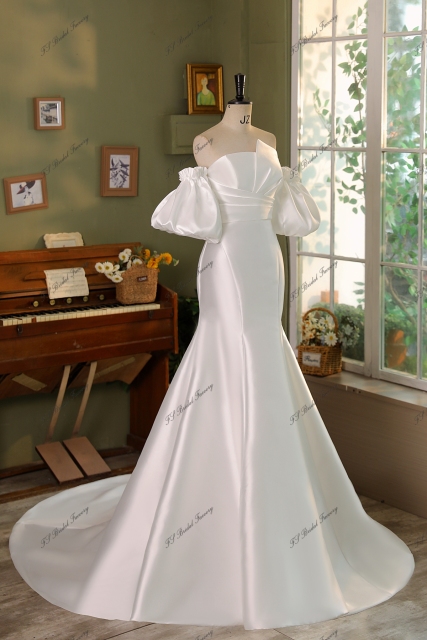 Simple Mikado Mermaid Bridal Dress With Detached Puffy Sleeve