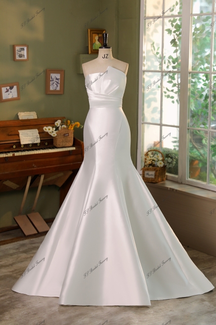 Simple Mikado Mermaid Bridal Dress With Detached Puffy Sleeve