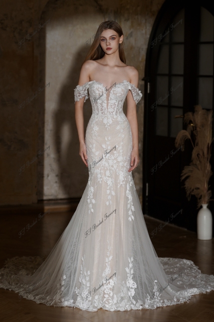 Romantic illusion corset wedding dress With Dramatic Lace Train
