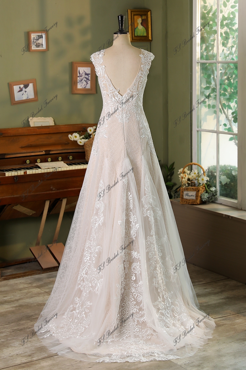 Flare Fit  Mermaid Bridal Dress With Whole Piece Lace Underlay