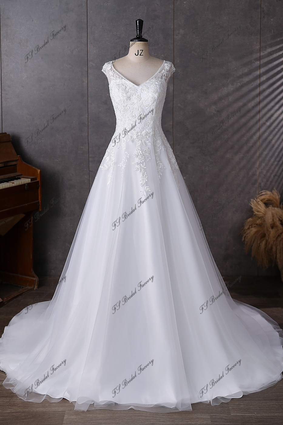 Cap Sleeve Soft Beading Lace Tulle Wedding Dress
