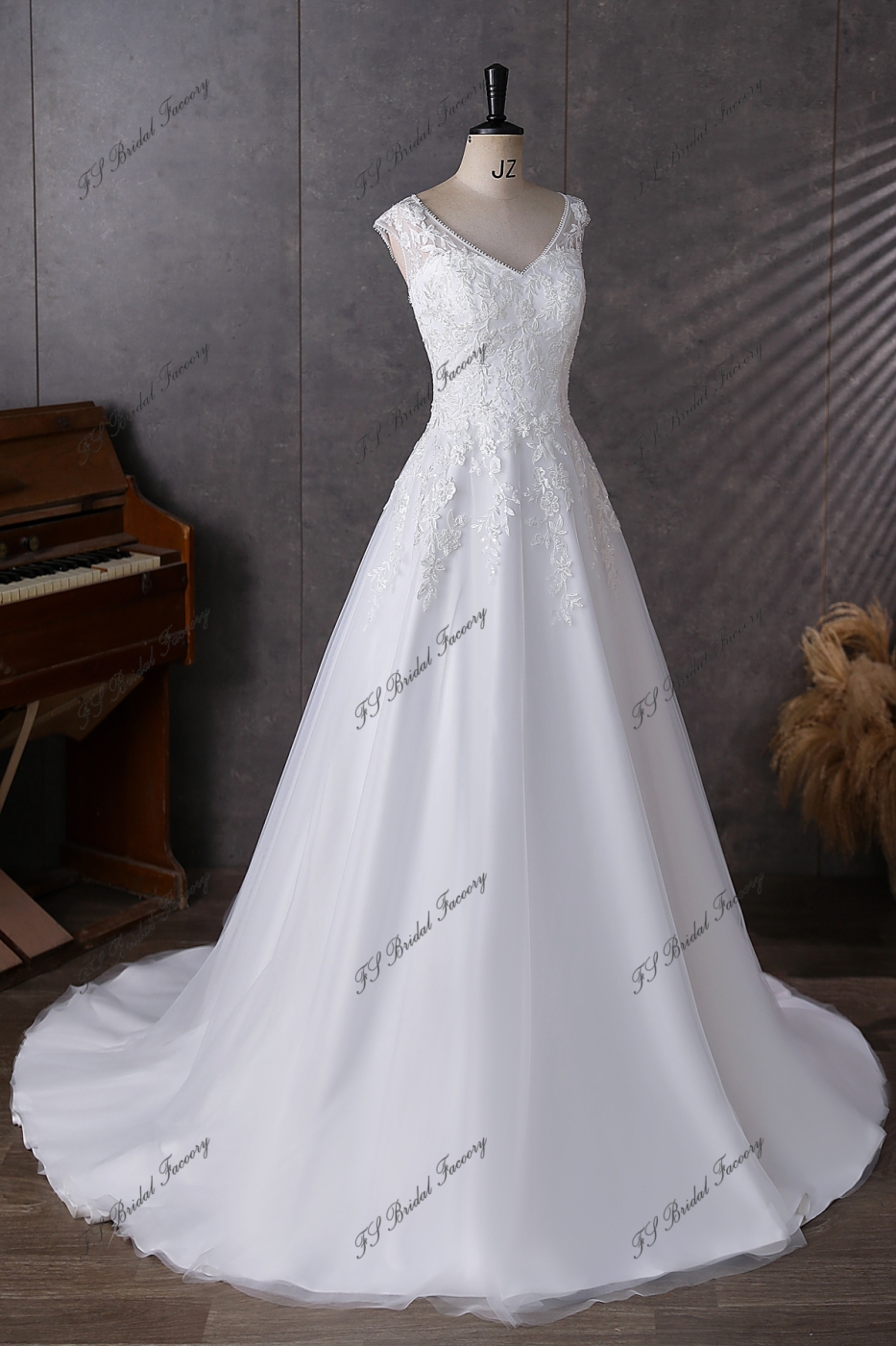 Cap Sleeve Soft Beading Lace Tulle Wedding Dress