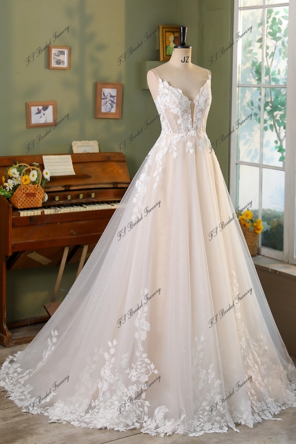 Bohemian A-line Lace Wedding Dress