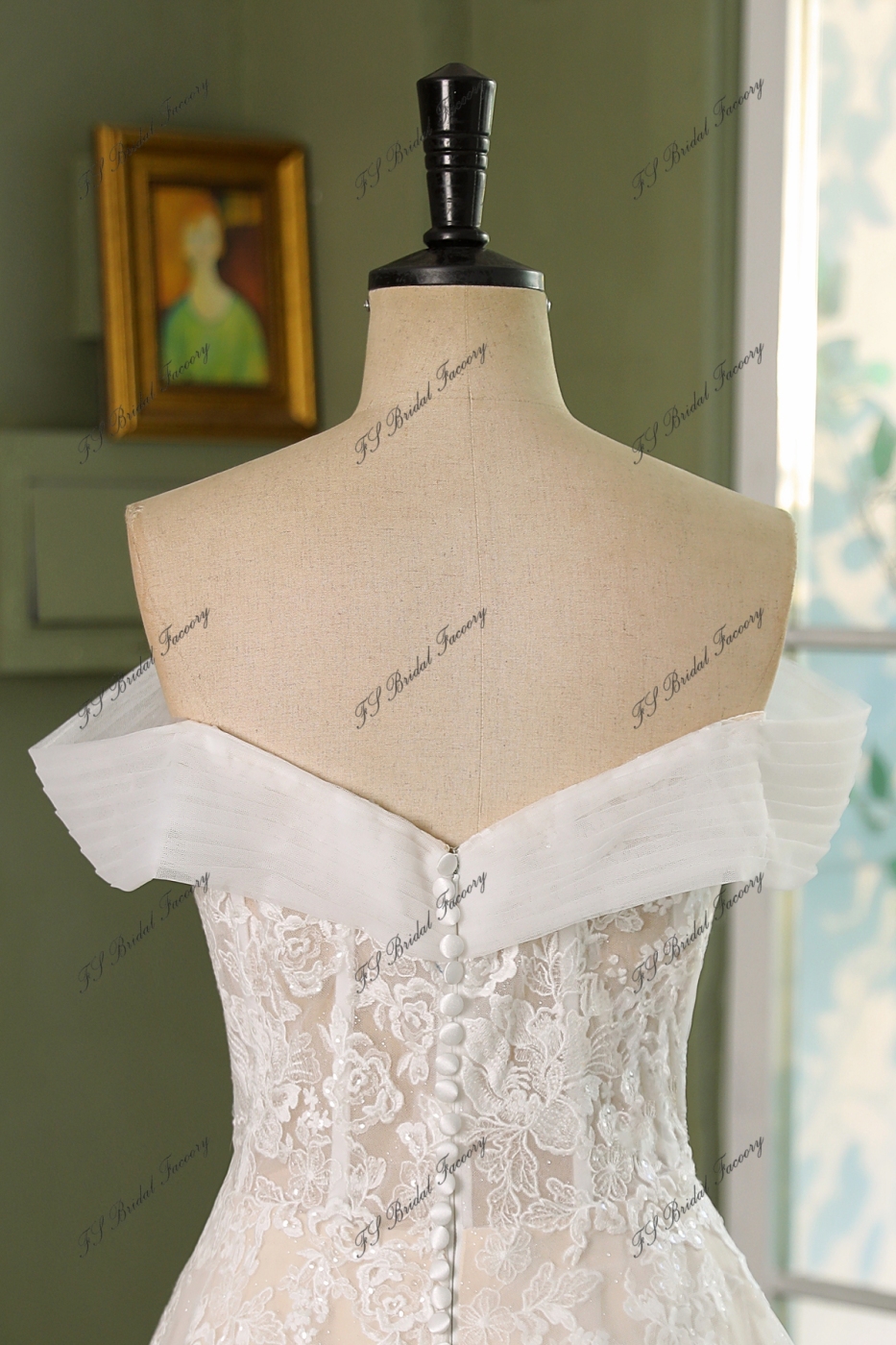 Romantic Tulle Off The Shoulder Neckline Wedding Dress
