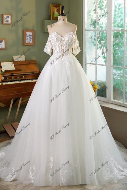 3D Flowy Lace V Basque Waist Princess Wedding Dress