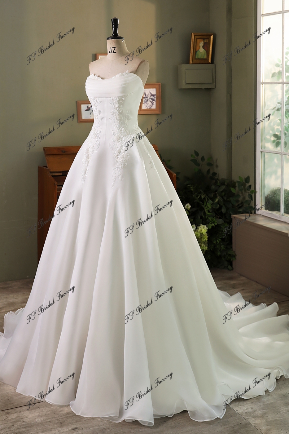 Strapless Organza Satin Beading Lace Applique Wedding Gown