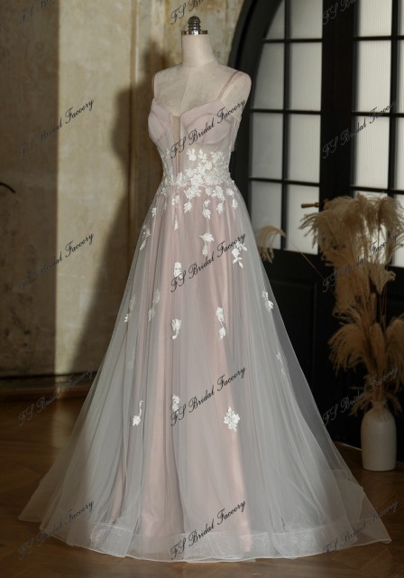 Stunning Lace Corset Bodice Prom Party Gown