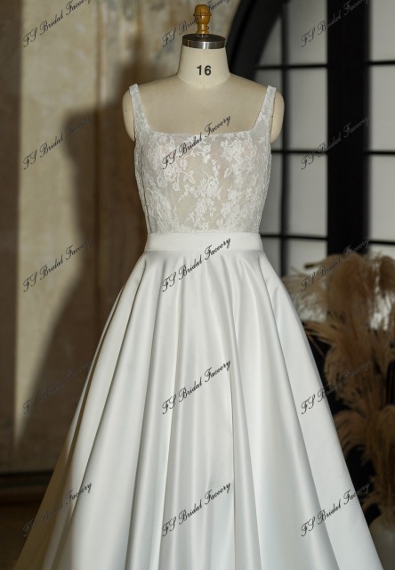 Two Pieces Lace And Detached Satin Gown With Bow