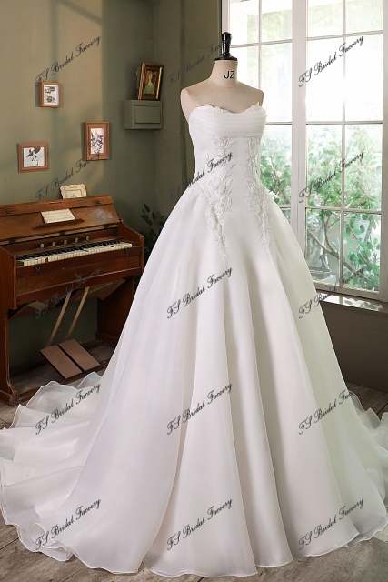 Strapless Organza Satin Beading Lace Applique Wedding Gown