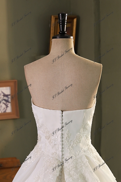 Strapless Organza Satin Beading Lace Applique Wedding Gown