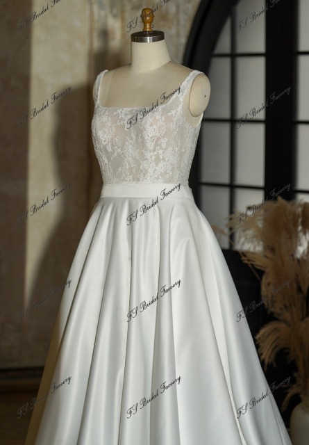 Two Pieces Lace And Detached Satin Gown With Bow