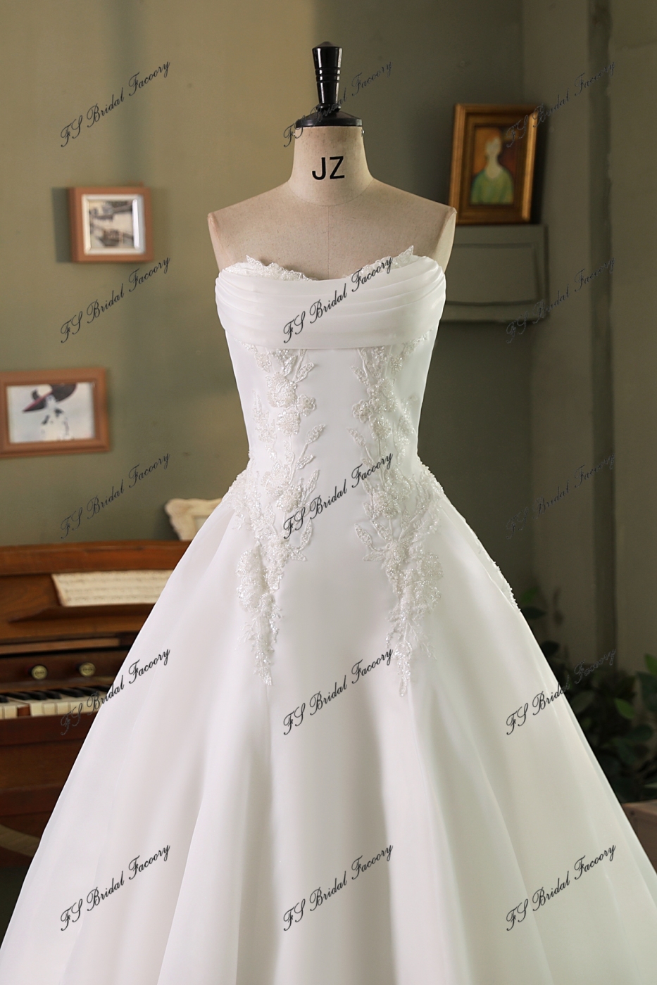Strapless Organza Satin Beading Lace Applique Wedding Gown