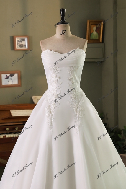 Strapless Organza Satin Beading Lace Applique Wedding Gown