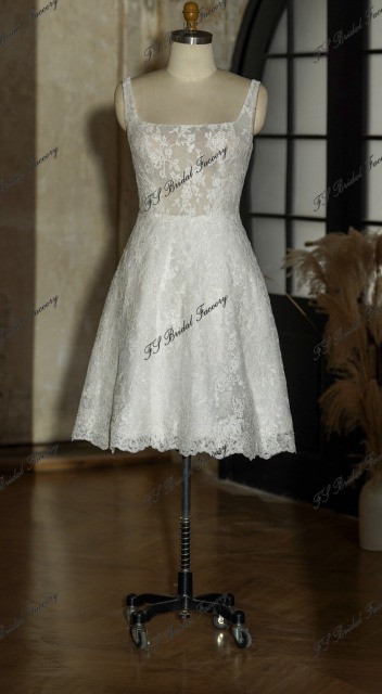 Two Pieces Lace And Detached Satin Gown With Bow