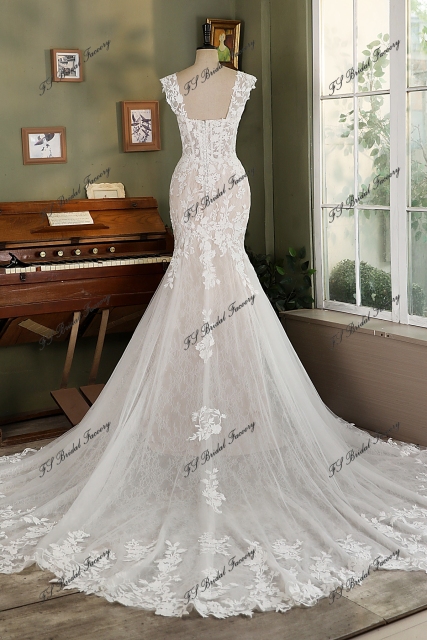 V Basque Romantic illusion corset wedding dress With Dramatic Lace Train