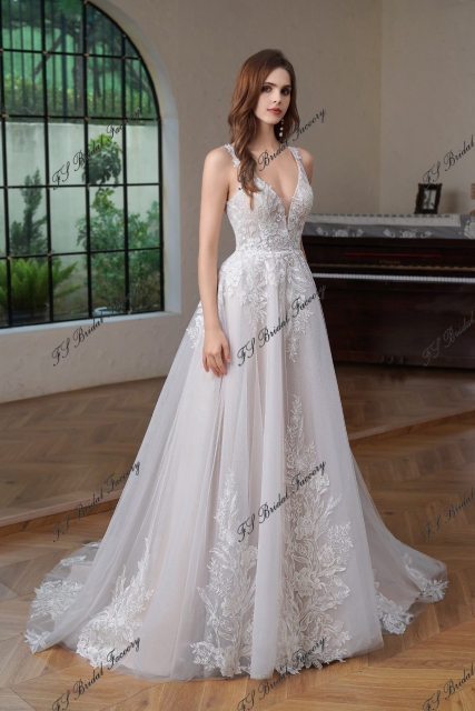 Big Lace Flowers Tulle Applique  A Line Wedding Gown