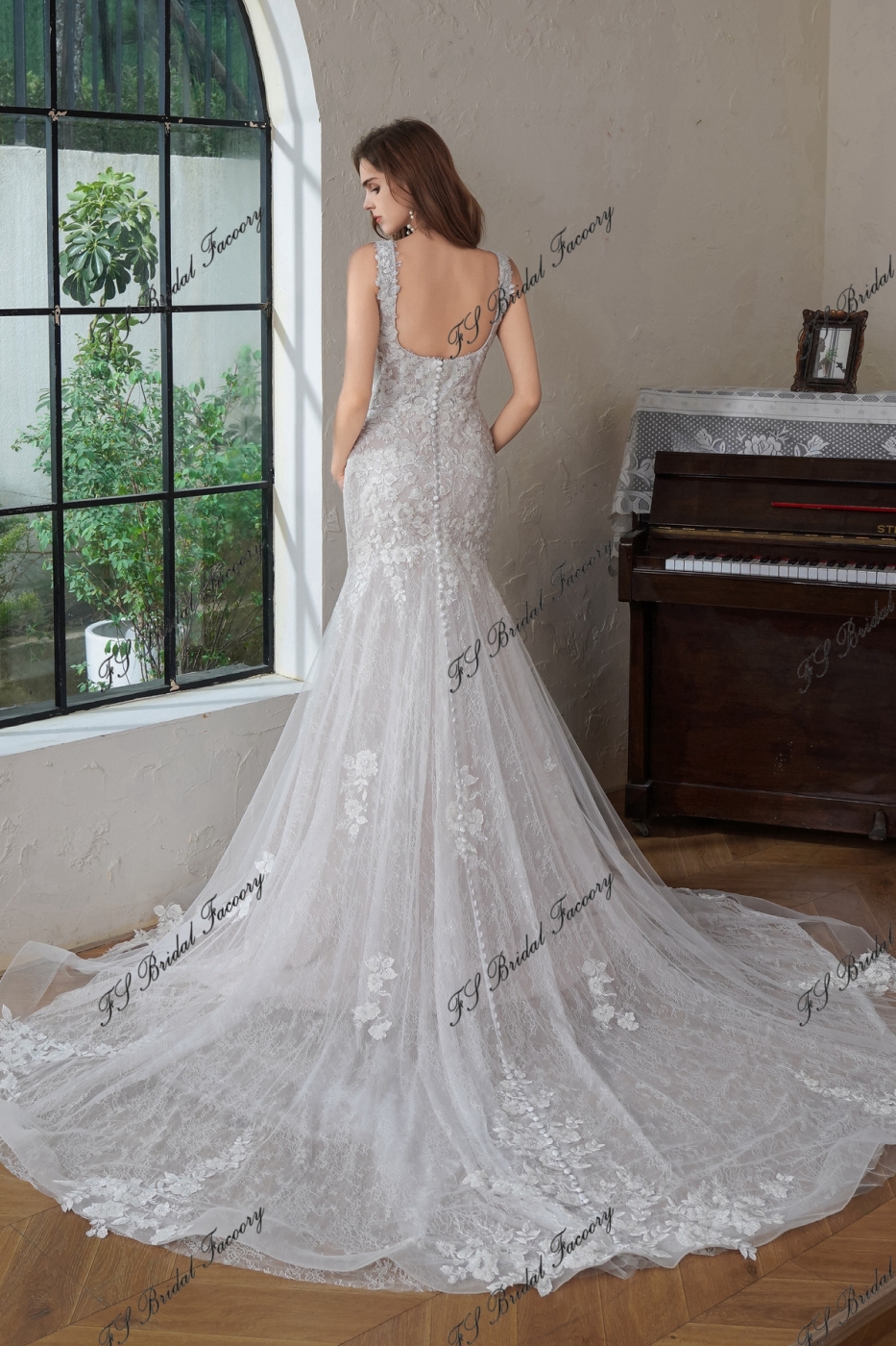 Elegant Squared Neckline Silhouette Wedding Gown