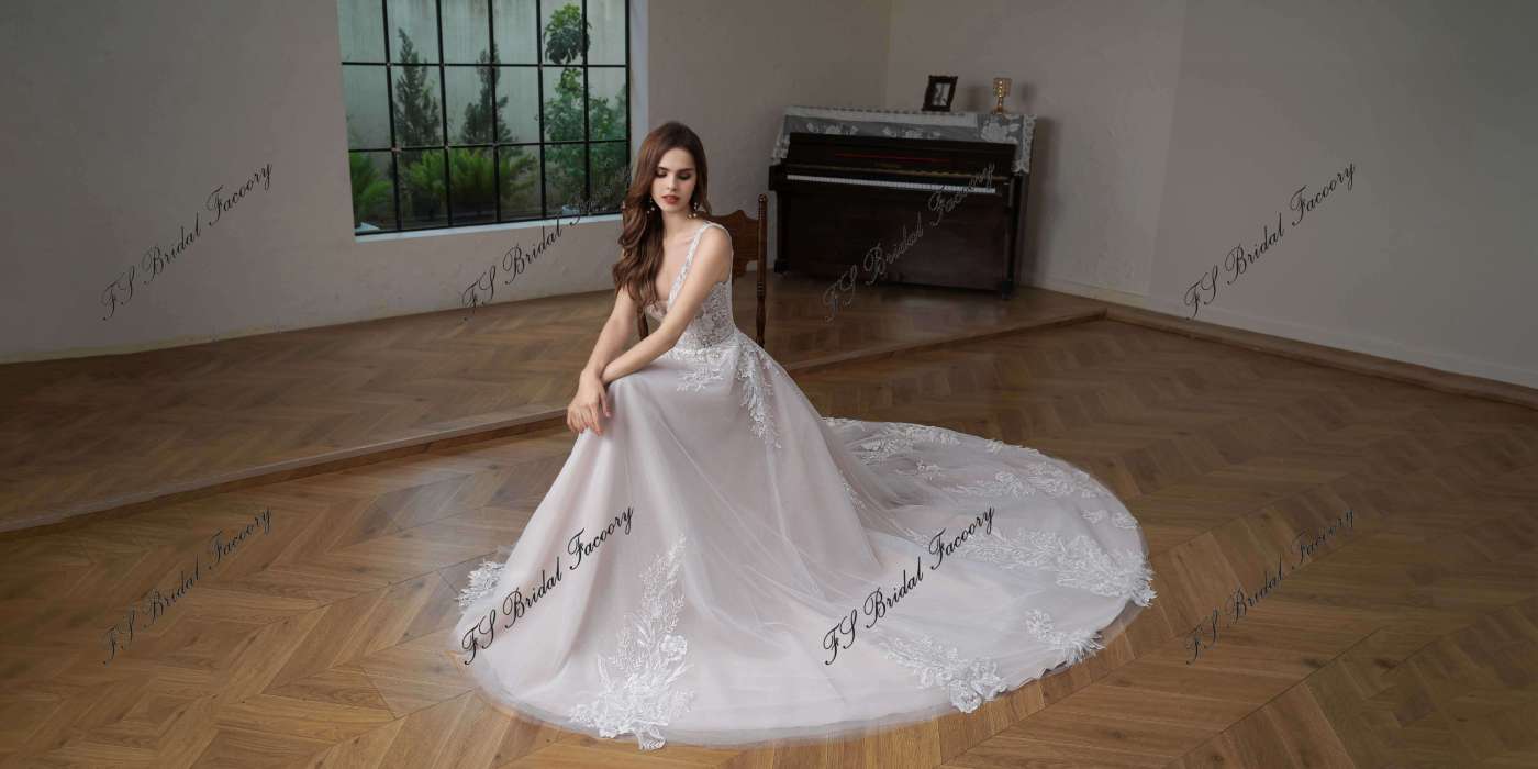 Big Lace Flowers Tulle Applique  A Line Wedding Gown
