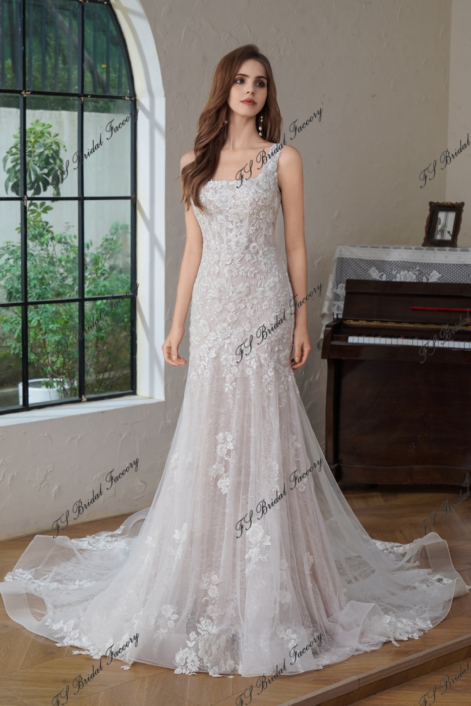Elegant Squared Neckline Silhouette Wedding Gown