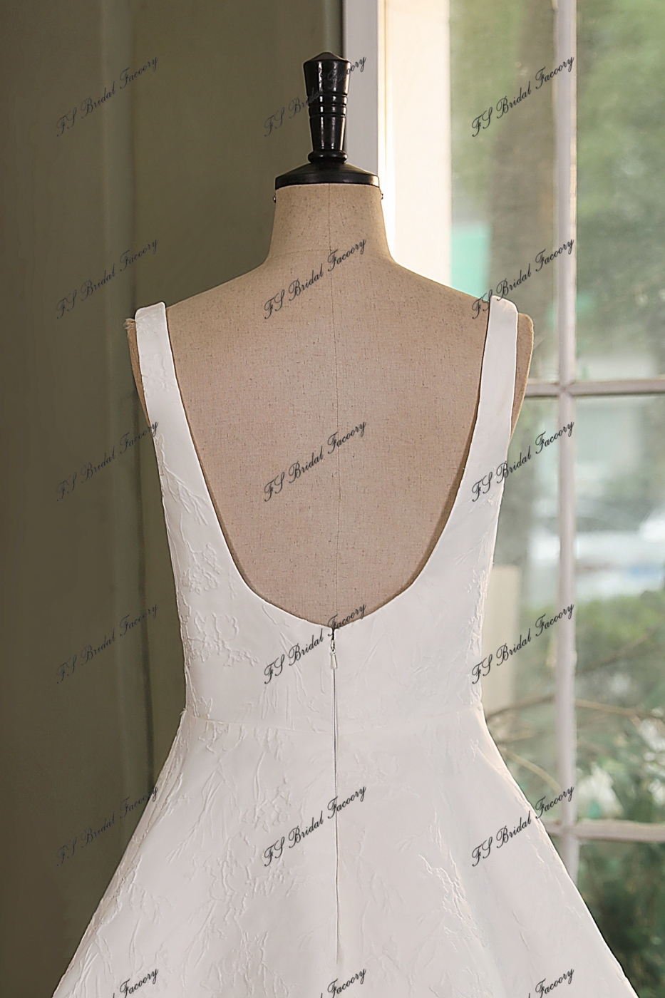 Ivory Jacquard Satin Square Wedding Gown With Pleat Slit Skirt
