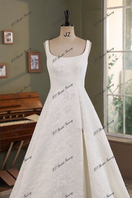 Ivory Jacquard Satin Square Wedding Gown With Pleat Slit Skirt
