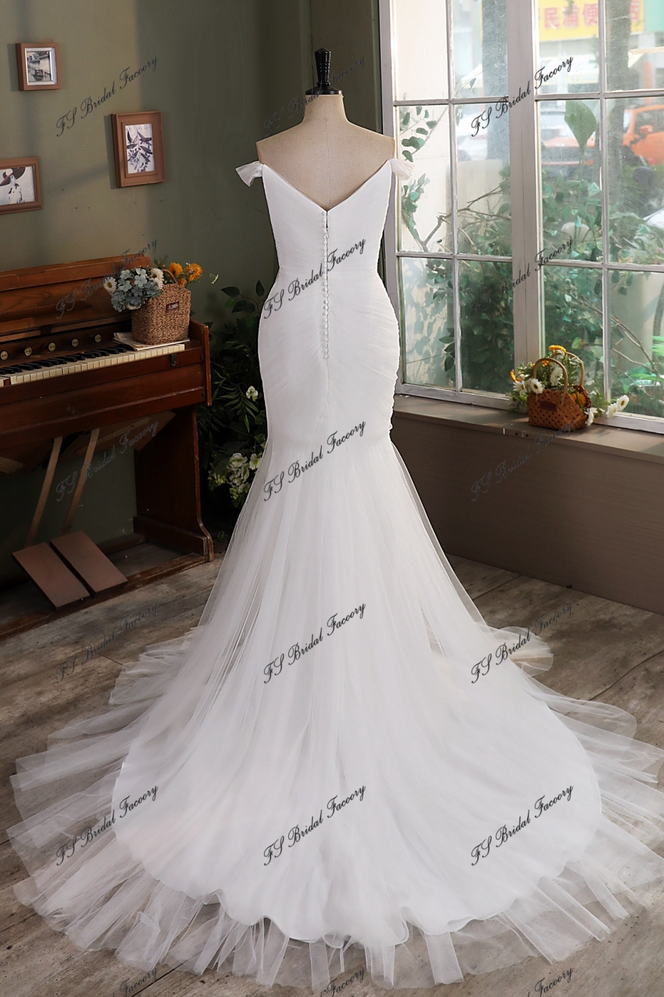 Soft Tulle Pleat Mermaid Wedding Gowns