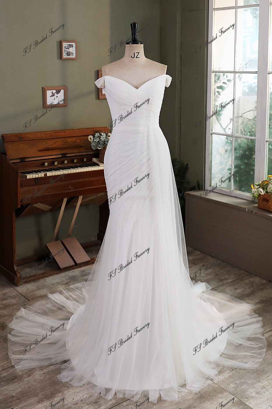 Soft Tulle Pleat Mermaid Wedding Gowns
