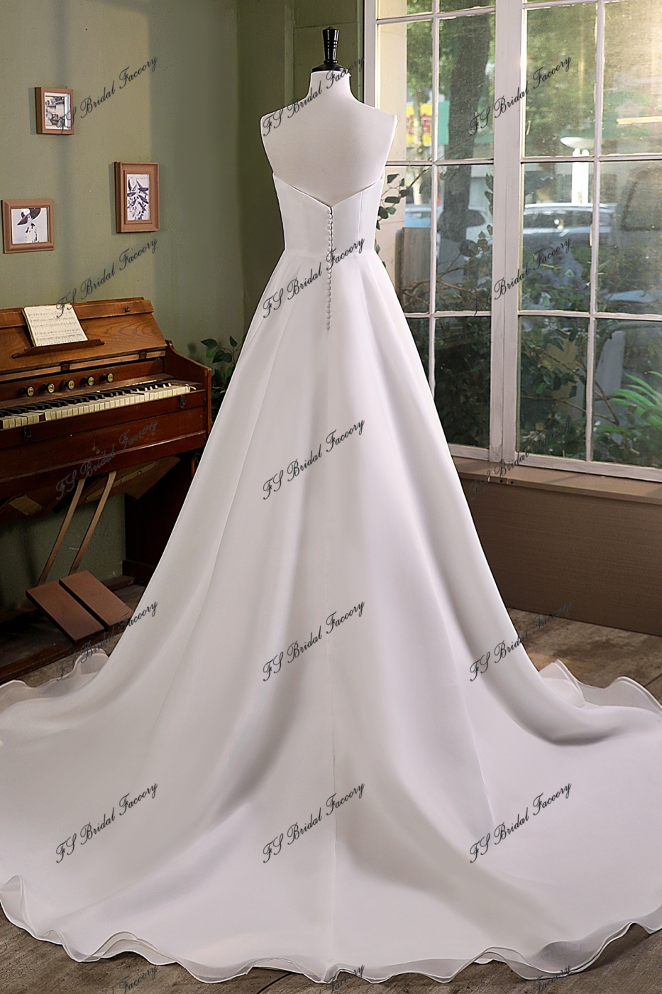 Detached Big Flowers  A Line Organza Satin  Wedding Gown With Slit Skirt