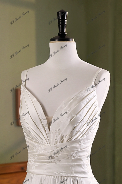 Pleat Jacquard Satin Simple Wedding Gown