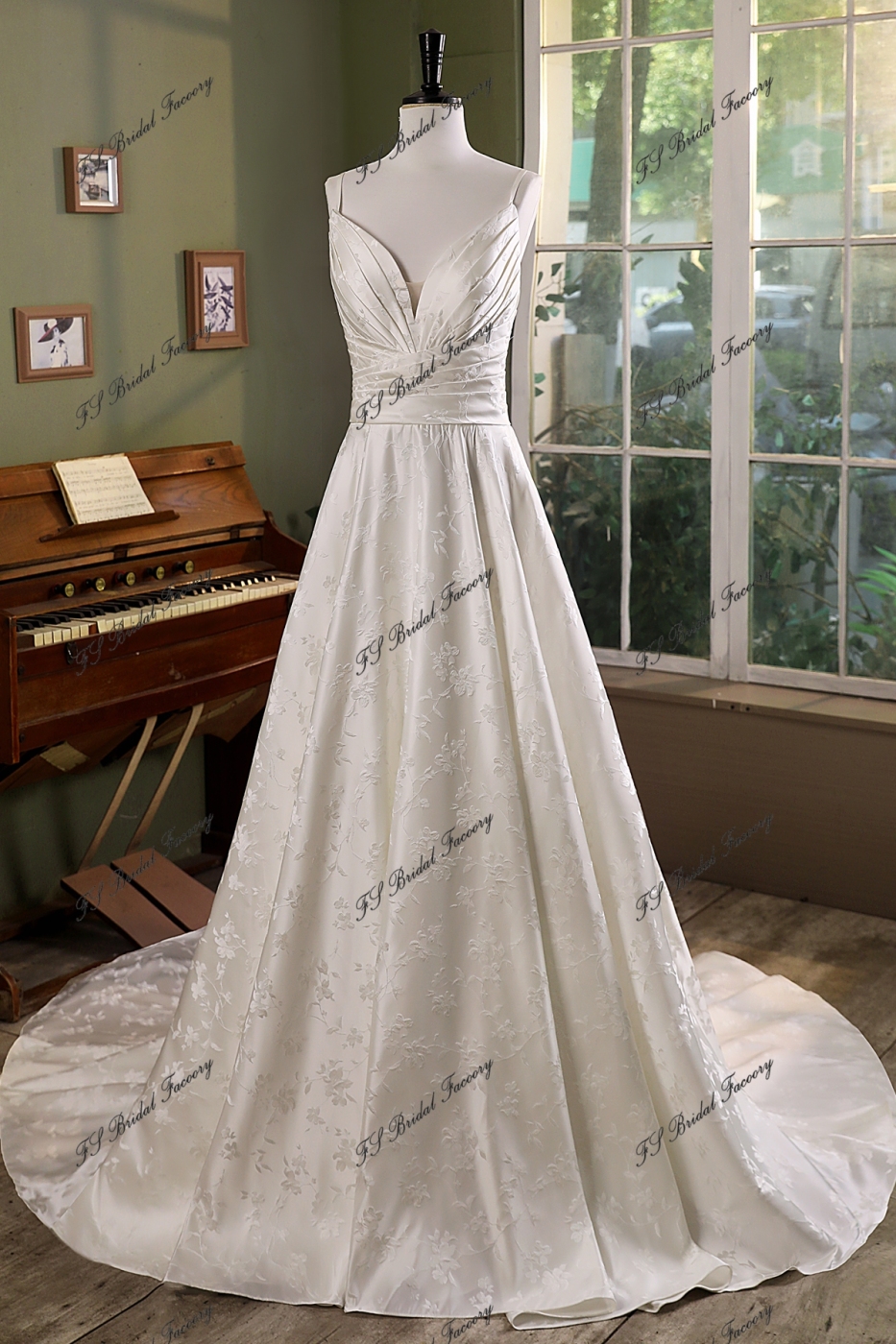 Pleat Jacquard Satin Simple Wedding Gown