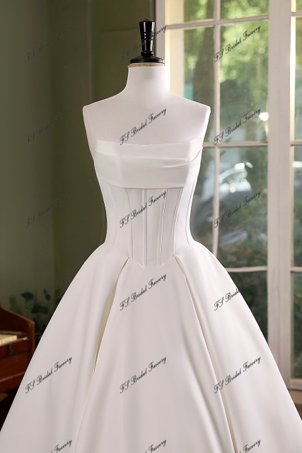 Simple V Waist Soft Satin Wedding Gown With Pleat Bodice