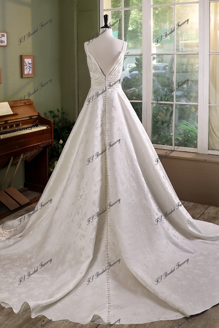 Pleat Jacquard Satin Simple Wedding Gown