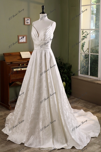 Pleat Jacquard Satin Simple Wedding Gown