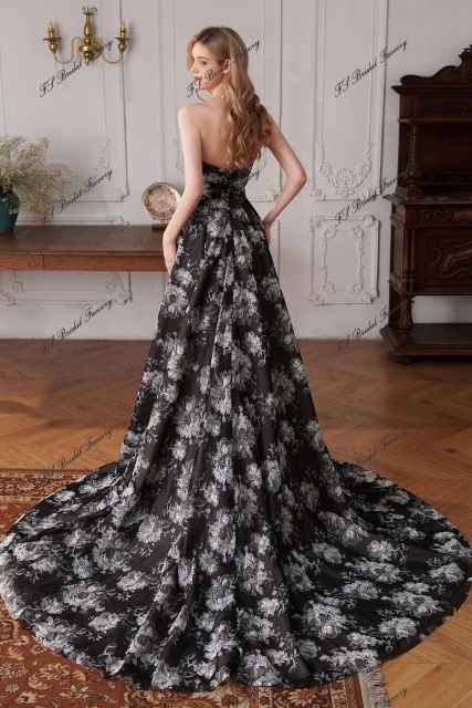 Sweet Heart Pleat Black Lace Wedding Gowns With Detached Sleeve