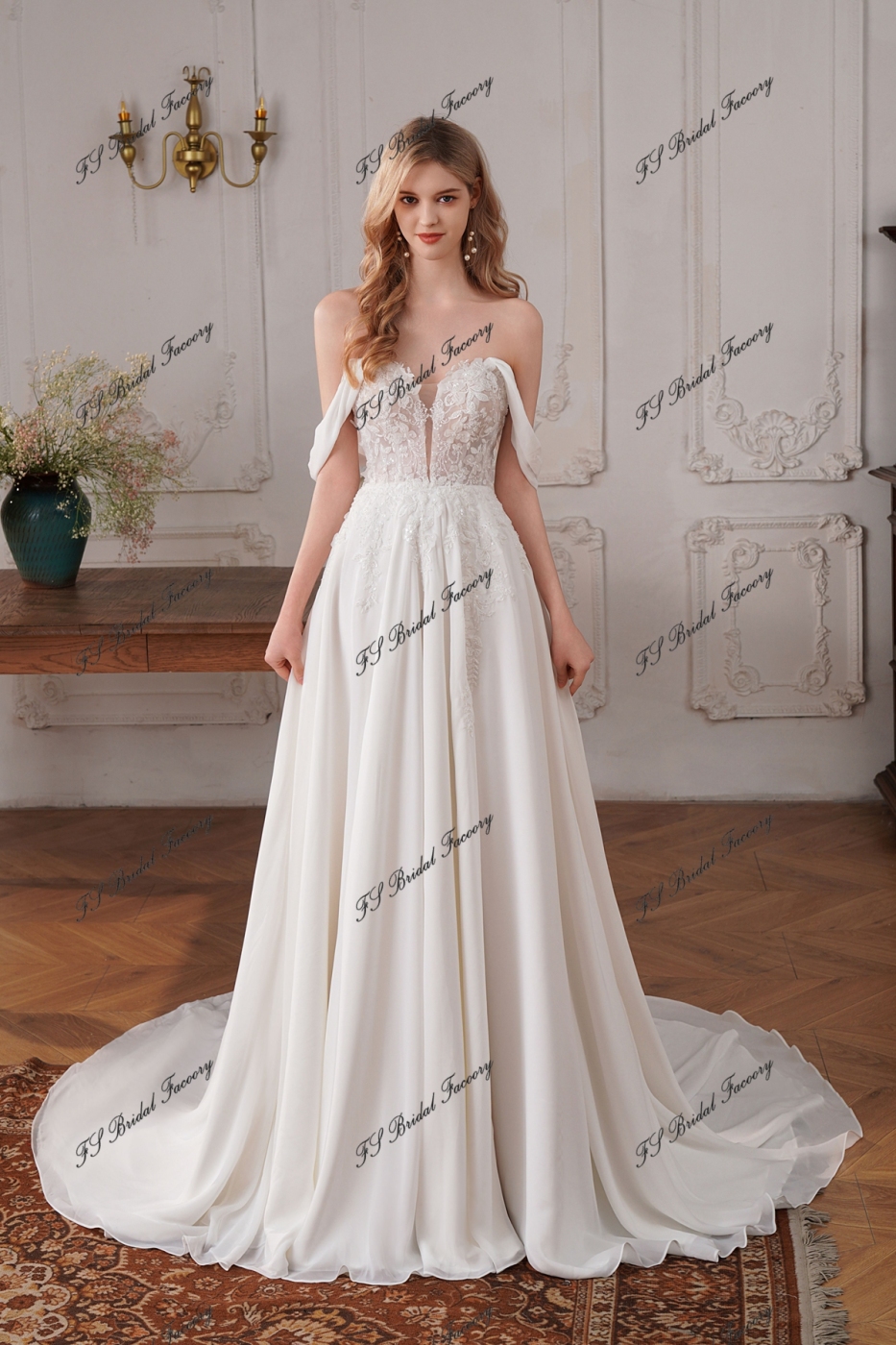 Flowy A-line Dress With Sweetheart Neckline and detachable Sleeves