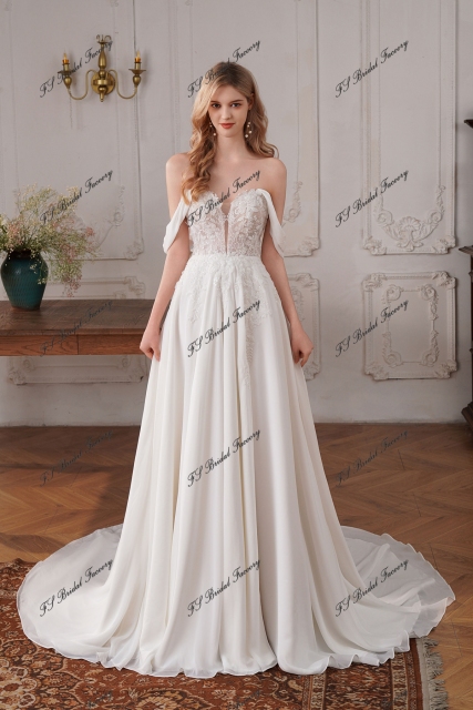 Flowy A-line Dress With Sweetheart Neckline and detachable Sleeves