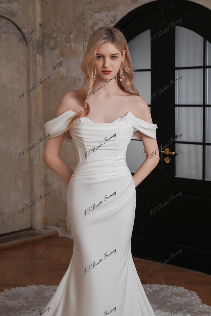 Long Mermaid Crepe Lace Train Wedding Dress With Detached Sleeve