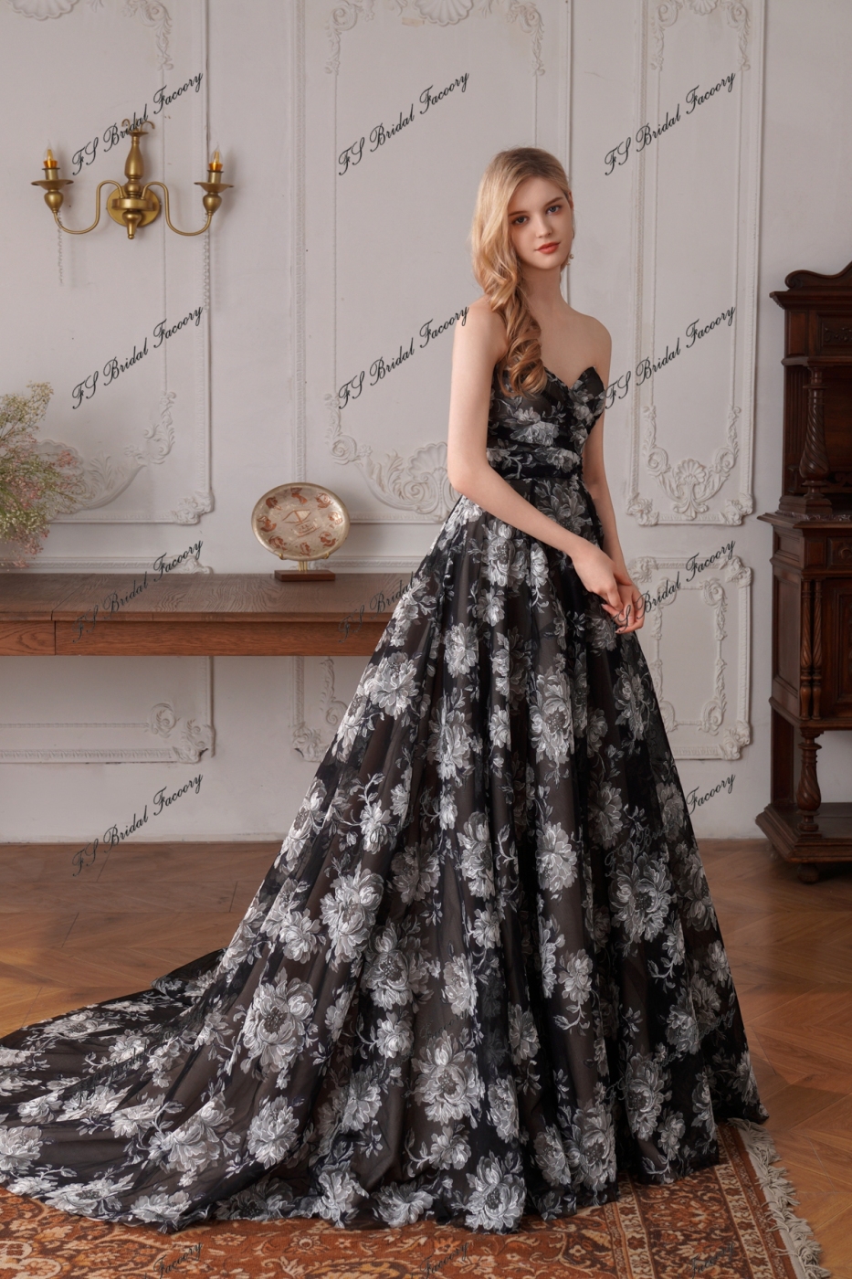 Sweet Heart Pleat Black Lace Wedding Gowns With Detached Sleeve
