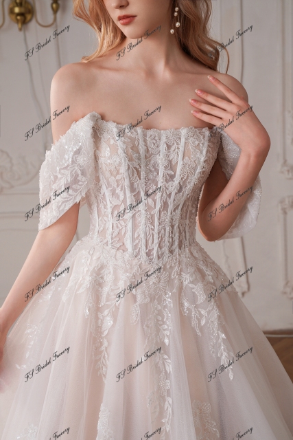 Romantic Beading Lace A-Line Wedding Dress With Detached Sleeve