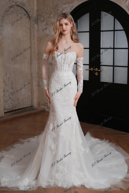 Elegant Lace Mermaid wedding dress with strapless neckline