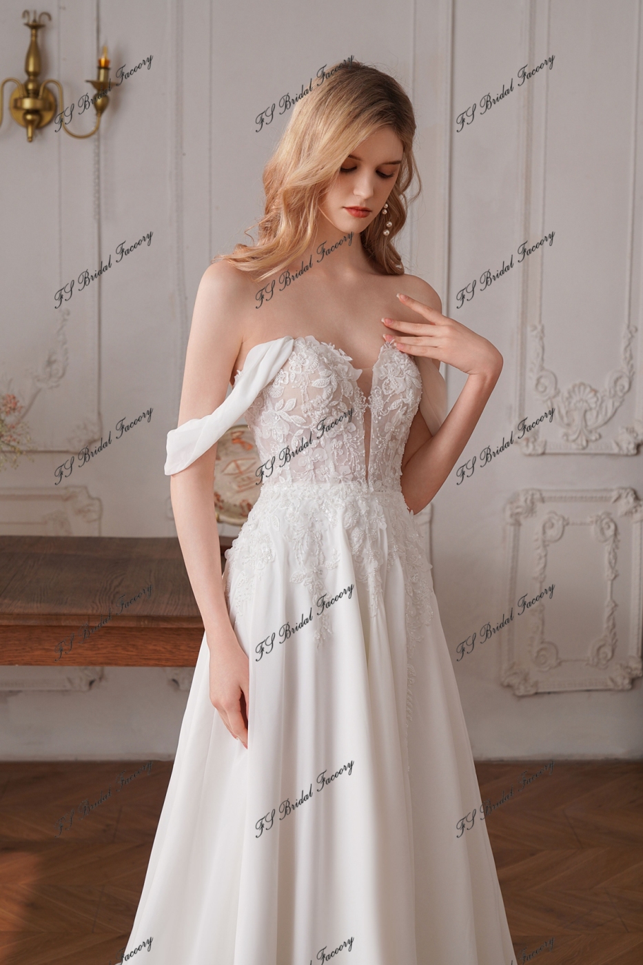 Flowy A-line Dress With Sweetheart Neckline and detachable Sleeves