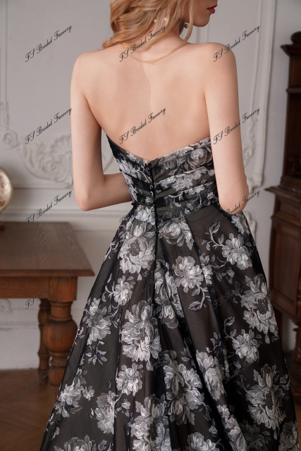 Sweet Heart Pleat Black Lace Wedding Gowns With Detached Sleeve