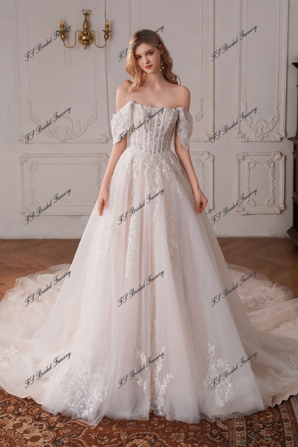 Romantic Beading Lace A-Line Wedding Dress With Detached Sleeve