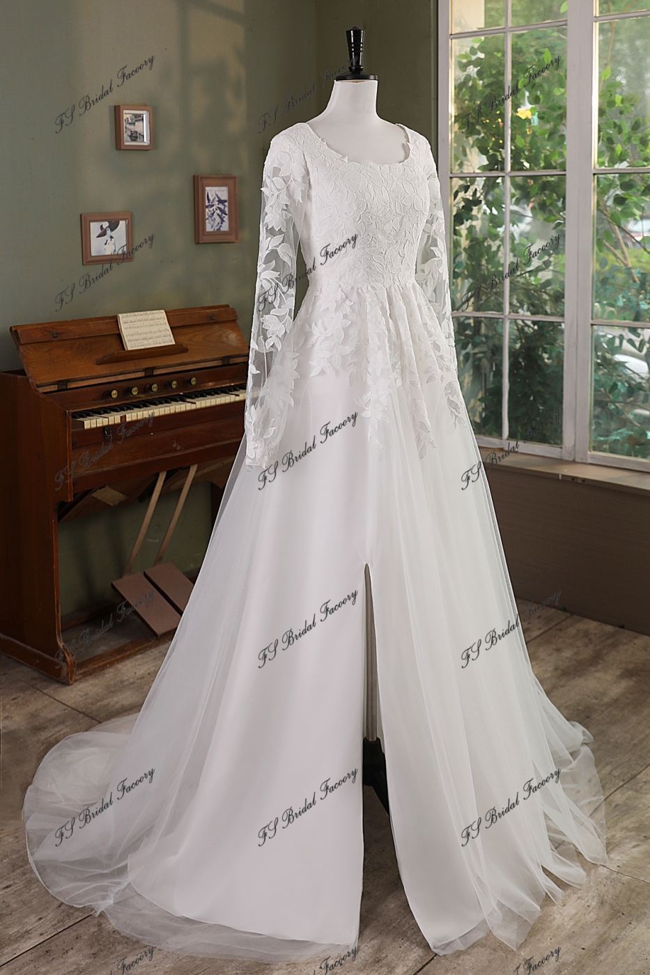 Modest Long Sleeve Tulle Wedding Gown With Slit