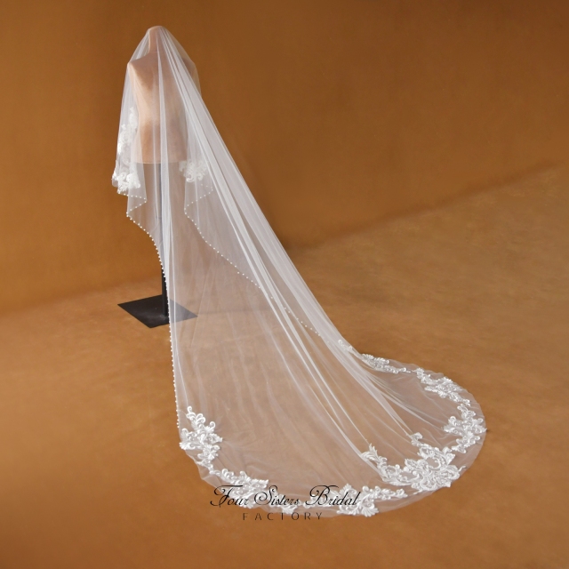 Pearl Embellished Tulle with Floral Edge Lace Floor-length Bridal Veil