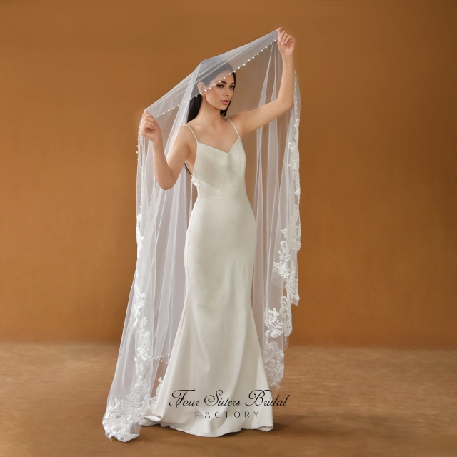 Pearl Embellished Tulle with Floral Edge Lace Floor-length Bridal Veil