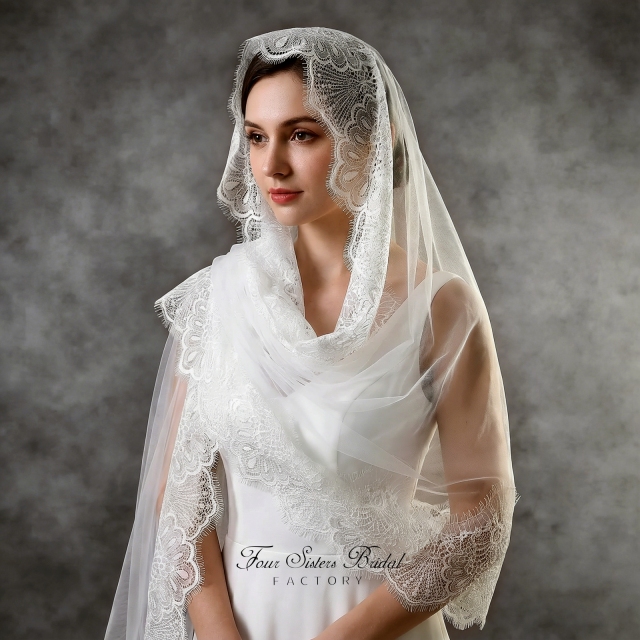 Vintage-style Lace Bridal Veils