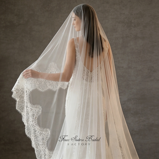 Vintage-style Lace Bridal Veils