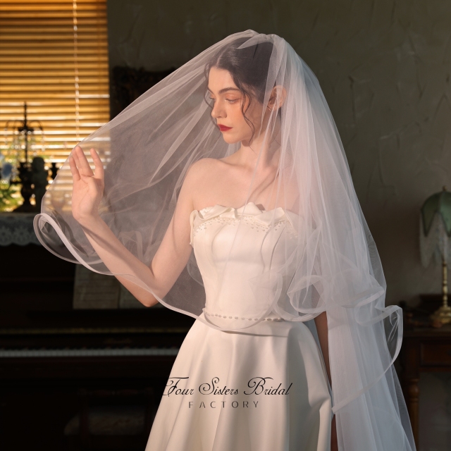 French Romantic Curly Edge Bridal Veils