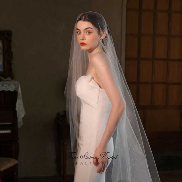 High-Clarity Beading Bridal Veils